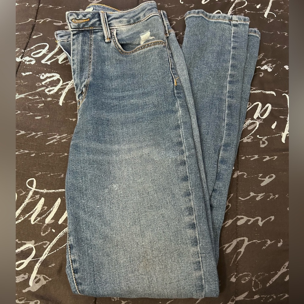 Forever 21 Jeans . Light blue size 25 jeans .